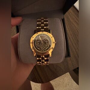 Women’s Fendi - gold watch